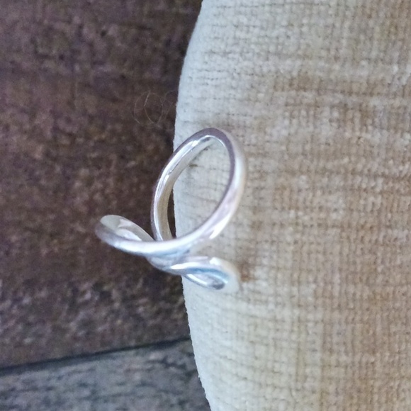 Silver Freeform Swirl Ring - Picture 4 of 11